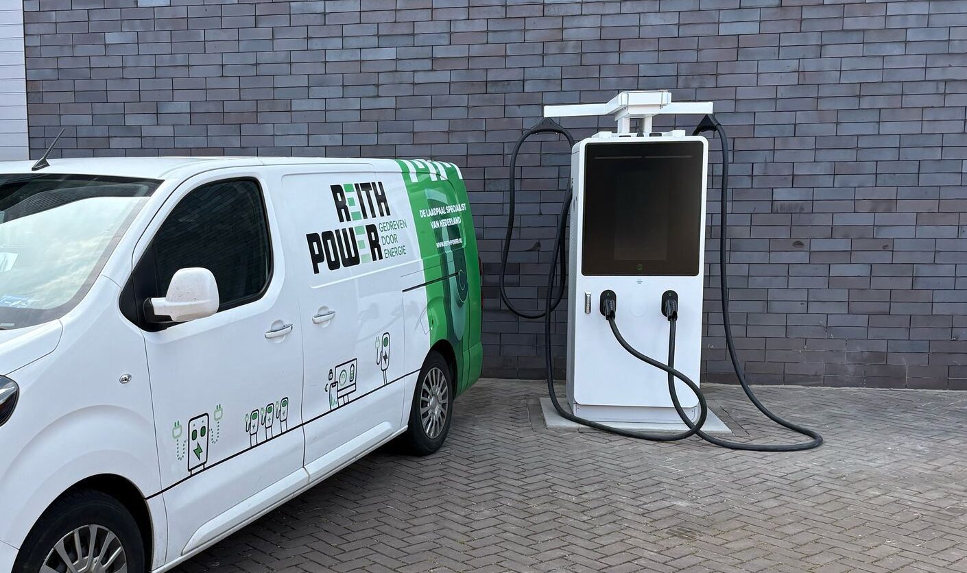 Lagerberg Verhuisgroep voorzien van een 60kW snellader