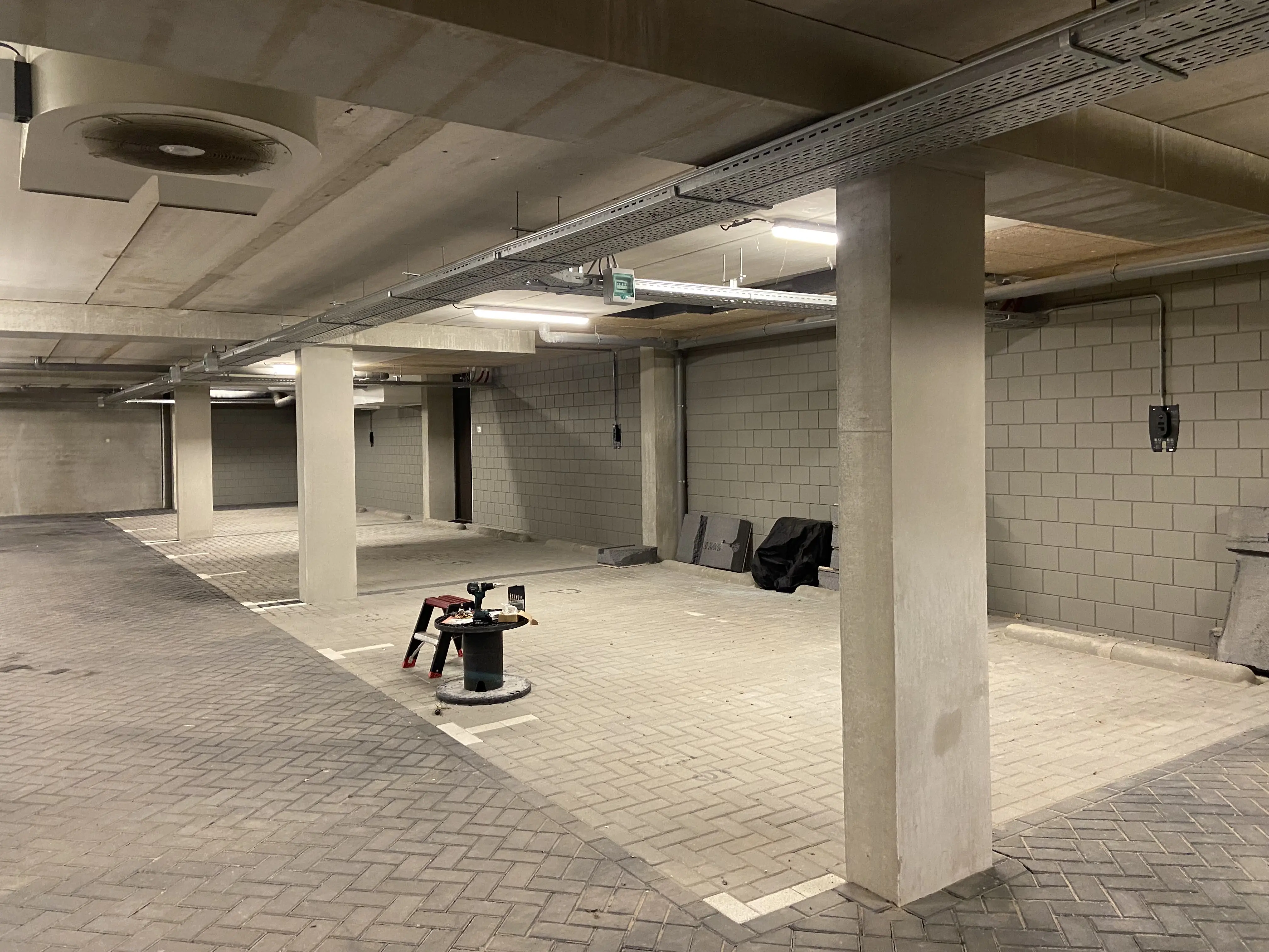 Laadpunten in parkeergarage VvE Cruquius