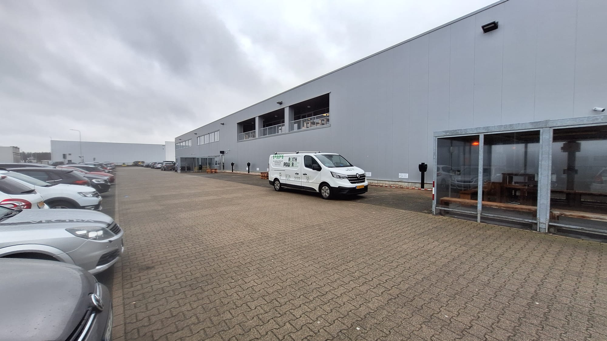 Groothandel in Venlo voorzien van 24 laders